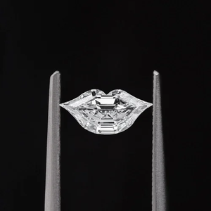 Anillos de Compromiso con Diamantes Cultivados en Laboratorio con Forma de Labios de la Mejor Calidad, Grado VS VVS, Piedras Preciosas Éticas, Certificación IGI, Joyería Fina de la India - Product Image 4