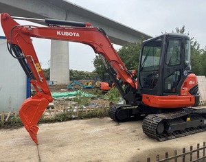 Mini-excavatrice Kubota KX057-5 d'occasion, machine de terrassement robuste pour les chantiers de construction, disponible au prix de gros - Product Image 1