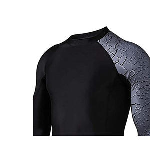 ผู้ผลิตเสื้อแรชการ์ดพิมพ์ลายโลโก้ตามสั่ง ขายส่งเสื้อแรชการ์ดแขนยาวสำหรับผู้ชายเล่นเซิร์ฟและว่ายน้ำ - Product Image 4