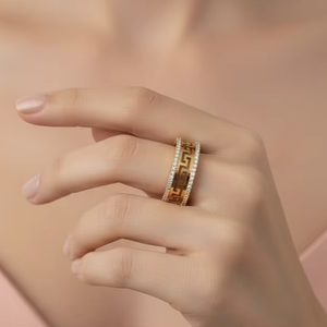 Anillo Moderno The Meander de Oro de 14K y Diamantes Naturales para Mujer - Product Image 5