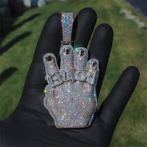 Colgante de Joyería con Diseño de Personaje de Dibujos Animados, Chapado en Oro, con Incrustaciones de Moissanita, Estilo Hip Hop de Lujo, con Aspecto de Diamante - Product Image 3