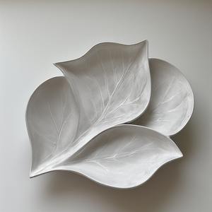 Servidor de frutas secas de lujo de forma redonda de aluminio y vidrio Premium con acabado dorado antiguo diseñado para una decoración elegante del hogar - Product Image 1