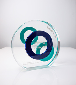 Premio de bronce acrílico transparente personalizado, Trofeo elegante similar al cristal, logotipo grabado, reconocimiento corporativo duradero, celebraciones especiales - Product Image 4