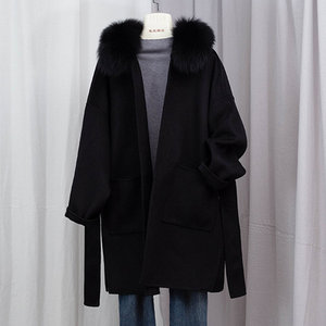 Cappotto in Vera Lana e Cashmere con Decorazioni in Cristallo e Colletto in Pelliccia di Volpe, Traspirante, Taglie da XS a XL, Vera Pelle con Stampa a Righe - Product Image 1