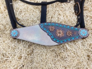 Harnais de luxe pour chevaux de style western, en cuir de vache argentin, avec sangles en nylon, imprimé holographique, surpiqûres turquoise - Product Image 6