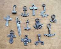 Pendentifs en alliage forgés à la main sur mesure avec des thèmes vikings nordiques, plaqués noir pour les designers de bijoux vikings nordiques pour la revente