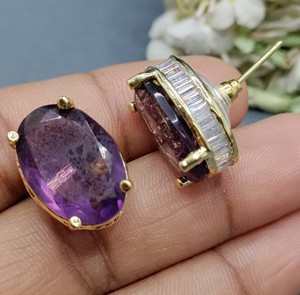 Cz American Diamond Golden Tops & Stud Earring Pendientes de tuerca de diamante de moda para mujer - Product Image 2