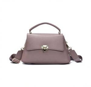 Borsa a Tracolla e Borsetta in Pelle per Donne - Product Image 3