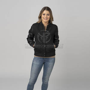 Chaqueta Varsity Premium para mujer con mangas de cuero real Ropa de abrigo Letterman de alta calidad para la moda de invierno - Product Image 4