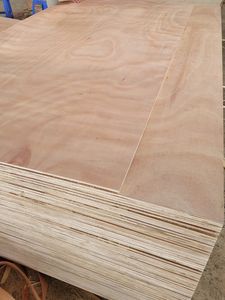 Hoja de madera contrachapada comercial de fábrica de Vietnam, chapa de abedul de álamo, madera contrachapada de 4x8, eucalipto, muebles de 18mm de espesor, uso E0 - Product Image 3