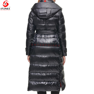 Abrigo Largo Acolchado de Invierno de Primera Calidad para Mujer, Negro y Rojo, Relleno de Algodón, Impermeable y Resistente al Viento - Product Image 2