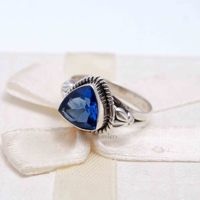 Bague artisanale en argent sterling 925 avec topaze bleue taille ovale sertie clos, style bohème, bijoux fins pour femmes, mariages et fêtes