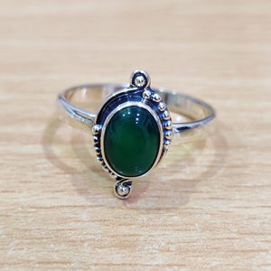 Anillo de Plata de Ley 925 con Cabujón Ovalado de Ónix Verde, Joyería Fina Vintage Hecha a Mano para Uso Diario y en Cualquier Ocasión - Product Image 1