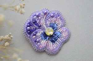 Broches de Cuentas Hechos a Mano por Diseñadores - Color y Forma Personalizados, Estilo Antiguo/Tradicional/Moderno, Accesorios de Alta Calidad, Diseño Único - Product Image 3