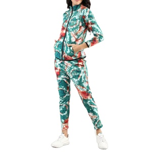 Ensemble de survêtement à capuche 2 pièces pour femme, design entièrement sublimé, qualité supérieure, personnalisé, imprimé, en polyester, pour l'hiver 2027 - Product Image 4