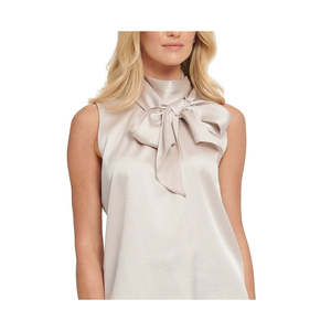 Camicetta da donna DKNY taglia XL con fiocco, collo a lupetto, ricamata in raso, top lungo formale da ufficio con motivo a tinta unita, colore rosa - Product Image 2