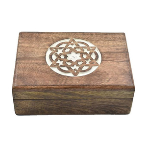 Caja de madera tallada a mano de calidad sólida de diseño personalizado para almacenamiento de joyas Caja de madera de mango Premium Caja de urna para mascotas Fabricante indio - Product Image 2