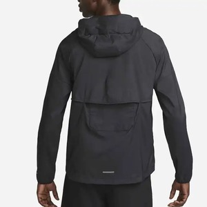 Chaqueta cortavientos con cuello levantado para hombre de poliéster 100% estilo callejero hecho en Pakistán para la temporada de primavera - Product Image 3