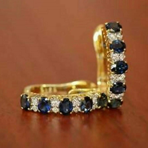 3Ct Round Cut Simulated Blue Sapphire and Diamond Huggie Hoop Earrings Boucles d'oreilles en argent massif plaqué or jaune 14K 6mm - Product Image 1