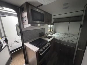 รถมือสองปี 2022 รุ่น R-i-v-e-r-s-i-d-e R-v I-n-t-r-e-p-i-d 1-6-5 สำหรับขาย - Product Image 2