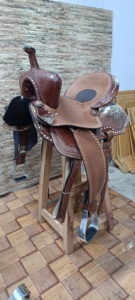 Silla de Montar Inglesa/Estilo Western de Cuero Premium Hecha a Mano, Duradera y Cómoda, para Carreras, con Detalles en Madera/Plástico, Venta al Por Mayor, Alta Calidad - Product Image 6