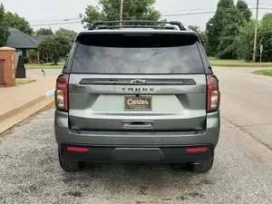 Chevrolet Tahoe Z71 2024, conduite à gauche, sièges en cuir, SUV automatique, jantes R19 - Product Image 2