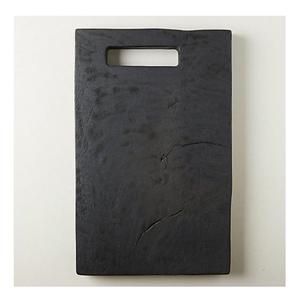 Superbe planche à découper en bois de manguier noir fabriquée à la main qui ajoute une sophistication moderne à votre cuisine - Product Image 1