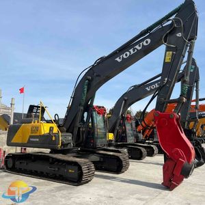 Excavatrice sur chenilles Volvo EC210 d'occasion en bon état, moteur Cummins, poids opérationnel de 25 tonnes, moteur à engrenages, faible nombre d'heures, à vendre - Product Image 6
