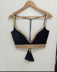 เสื้อส่าหรีสำเร็จรูปผ้ากำมะหยี่แบบไม่มีแขน สไตล์ปักลายทางสุดเก๋ ขนาดสั่งตัดได้ สำหรับสุภาพสตรีและเด็กผู้หญิง - Product Image 3