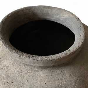 Grand pot en terre cuite vintage pour plantes et fleurs d'intérieur, design émaillé écologique pour salle à manger, jardin ou usage domestique - Product Image 3