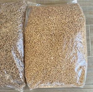 Briquettes de granulés de bois de qualité supérieure 100% fibres de bois pour le commerce en gros - Product Image 6