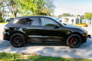 PRÊT À CONDUIRE - VÉHICULE D'OCCASION À VOLANT À GAUCHE |   Conduite à droite |   13 000 MILES PORSCHE MACAN GTS 2021 - Product Image 2