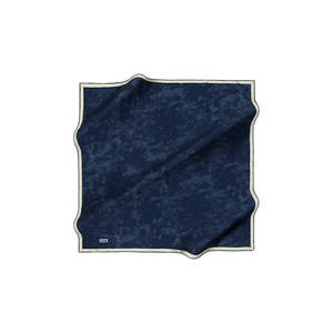 ผ้าพันคอผ้าฝ้ายขอบสี่เหลี่ยมมีลวดลายสีน้ำเงินเข้ม - Product Image 1