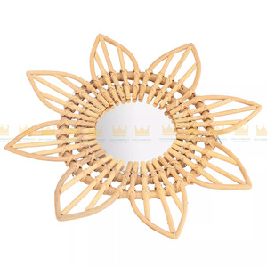 Miroir de maquillage moderne écologique Boho fabriqué à la main en rotin en forme de fleur dressing rétro décor de salle de bain design personnalisé - Product Image 3