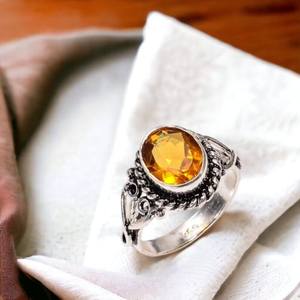 Anillo Ovalado Facetado de Citrino, Joyería de Plata de Ley Hecha a Mano con Piedras Preciosas, Elegante Regalo para Mujer, Diseño Bohemio - Product Image 3