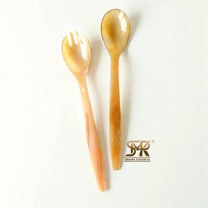 Ensemble de service à salade en corne artisanale, cuillère et fourchette à long manche, finition naturelle, passe au lave-vaisselle, durable, pour la salle à manger de style campagnard, cadeau - Product Image 4