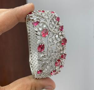 Brazalete Abrible de Plata de Lujo con Acabado Plateado y Circonitas Cúbicas de Primera Calidad para Bodas y Compromisos, Colección para Fiestas, para Mujer - Product Image 1