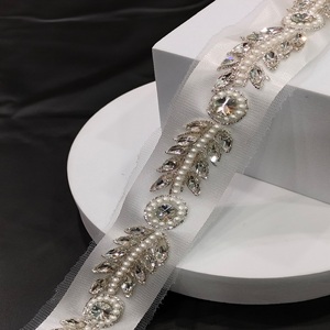 Hecho a mano cristal y Perla embellecido único y elegante borde elegante diamante y Moti encaje tela elegante diseño de encaje - Product Image 3