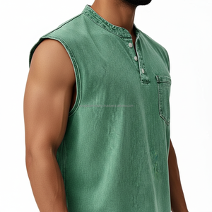 Camiseta Henley sin mangas de mezclilla para hombre, personalizada OEM, estilo vintage, verde lavado, de algodón, tipo chaleco casual con bolsillo. - Product Image 3