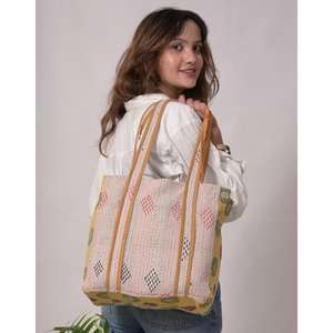 Sac fourre-tout en coton vintage Boho Kantha pour femmes, idéal pour les marchés, les courses ou le style de tous les jours - Product Image 1