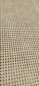 Rollo de malla de ratán versátil para muebles y varios proyectos - Product Image 4