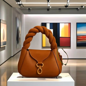 Mini Bolso de Mano de Piel Sintética de Alta Costura, Dos Asas, Diseño Trenzado Acolchado, Cierre de Cremallera, Detalle de Botón, Patrón de Letras, Poliéster - Product Image 4