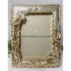 Rustic <b>Antique</b> Metal Photo <b>Frame</b> with Textured Patterns and Weathered Finished Perfect for Country-style or Vintage Interiors - Product Image 2