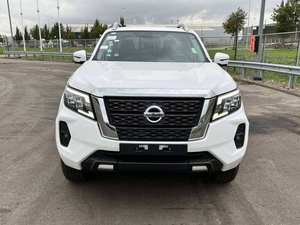 Pick-up automatique d'occasion Navarra Smart R21 2022, sans accident, 50001-75000 milles, sièges en cuir, toit ouvrant - Product Image 2