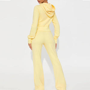 เสื้อสเวตเชิ้ตมีฮู้ด จับคู่กับกางเกงจ็อกเกอร์ / ผ้าผสมโพลีเอสเตอร์ ระบายอากาศได้ดี ยืดหยุ่น และสวมใส่สบาย มีกระเป๋าด้านข้าง - Product Image 2