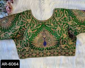 เสื้อเบลาส์ผ้าไหมสำหรับผู้หญิงผ้าอิตาลีแท้นุ่มจากดีไซเนอร์ผ้าทอิตาเลียน - Product Image 2