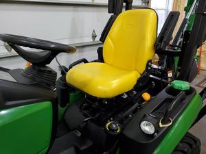 Oferta Especial 2025 John Deere 1025R Tractor Subcompacto 4x4 con Cargador, Cortadora y Retroexcavadora, Fabricado en EE. UU., Listo para Exportación - Product Image 5