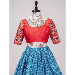 Lehenga Choli en Chinon Bleu Alluring Leheriya-Patola pour Tenue de Fête et Mariage - Product Image 3