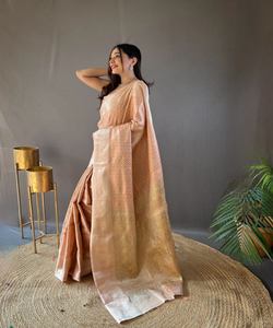 Impresionante Sari de seda Banarasi para niñas con elegante bordado y elegante aspecto de fiesta de boda - Product Image 6