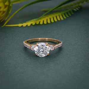 Estilo antiguo IGI Certified VVS Lab Grown Diamond Chapado en oro 925 Silver Pave Set Anillo de compromiso de tres piedras para mujeres Regalos - Product Image 2